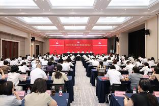 中国女足1-0领先美国女足！沈梦雨门前抢点破门